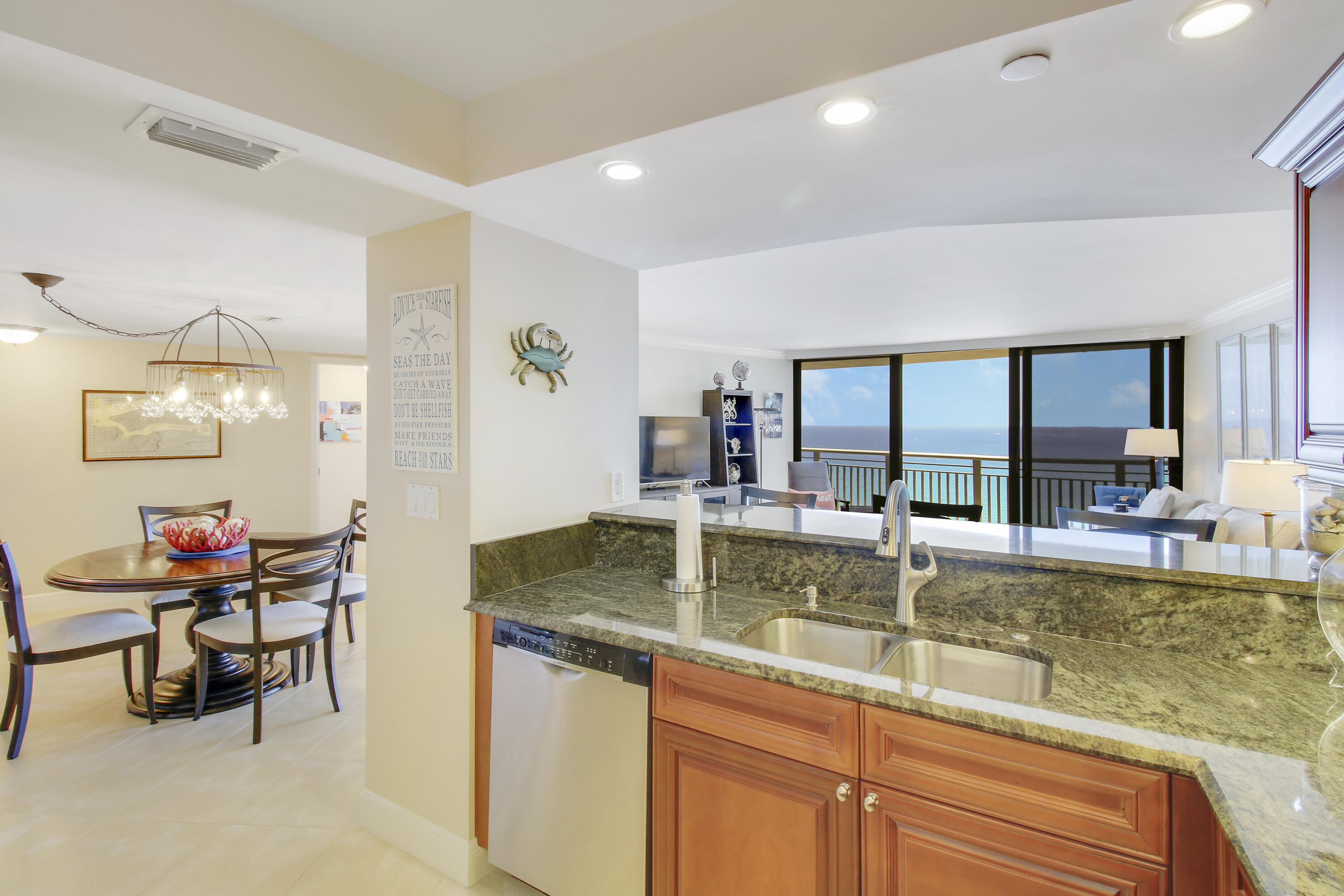 3000 N Ocean Drive N 23d Property Photo 9