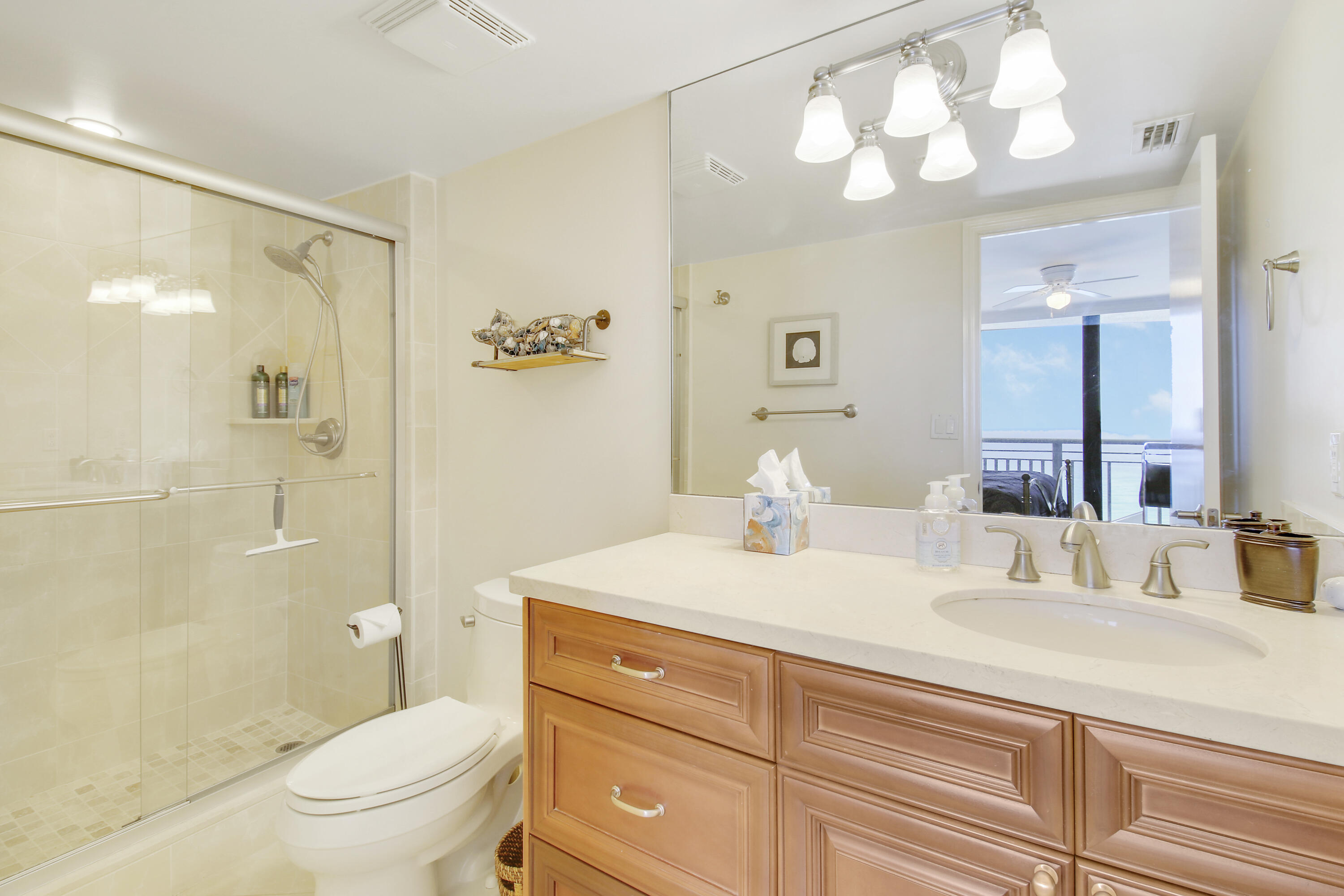 3000 N Ocean Drive N 23d Property Photo 12