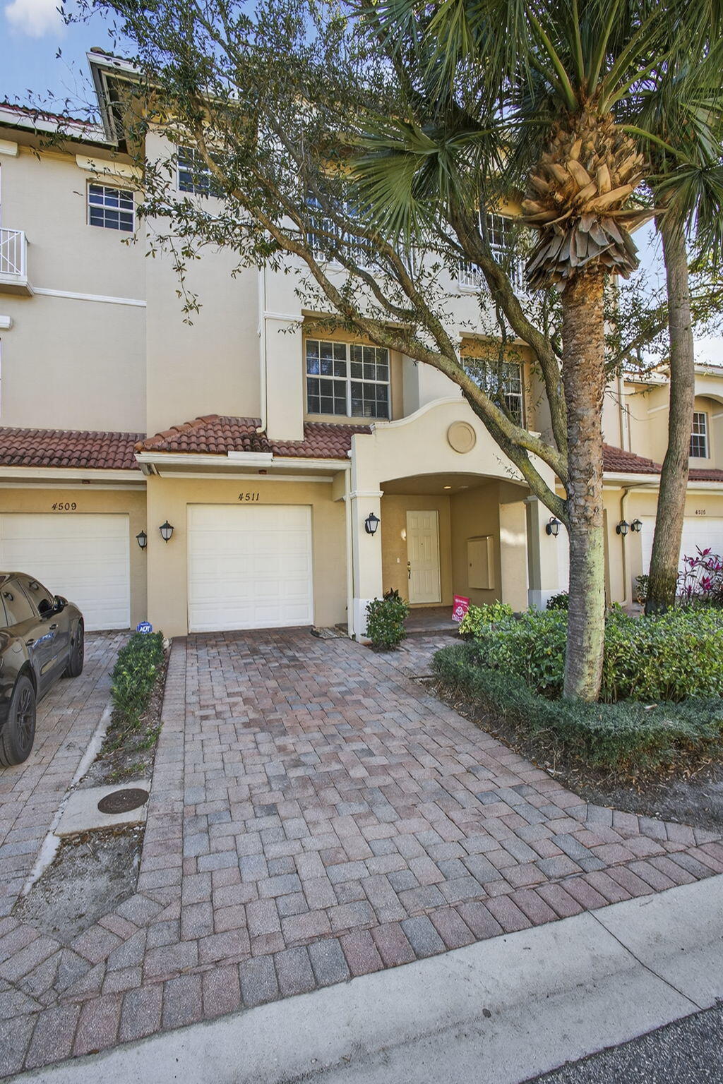 4511 Artesa Way S Property Photo 2