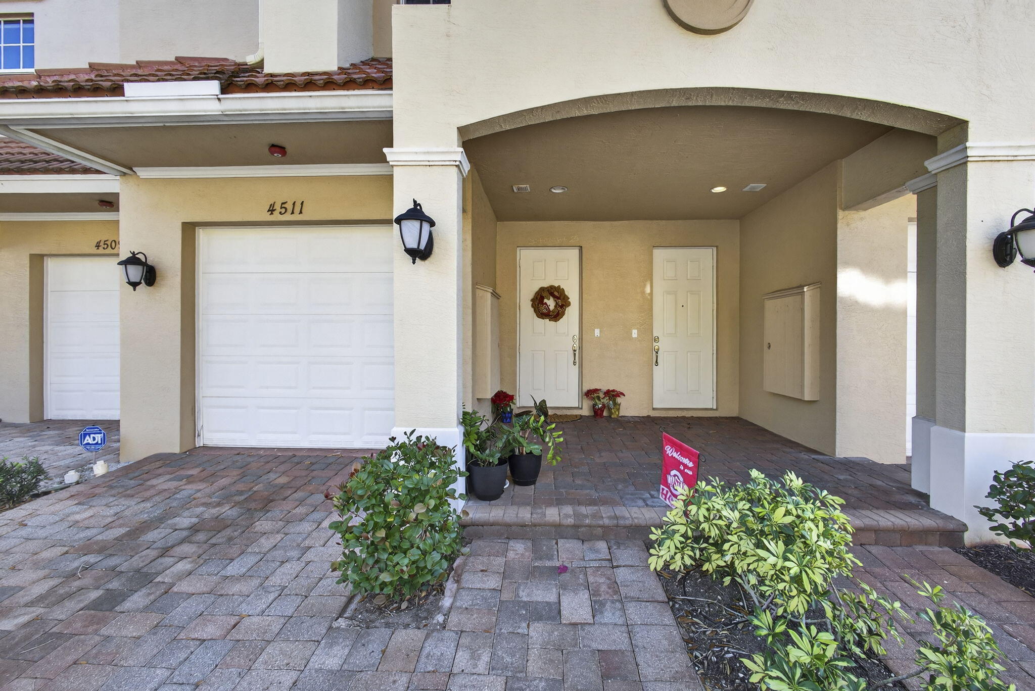 4511 Artesa Way S Property Photo 3