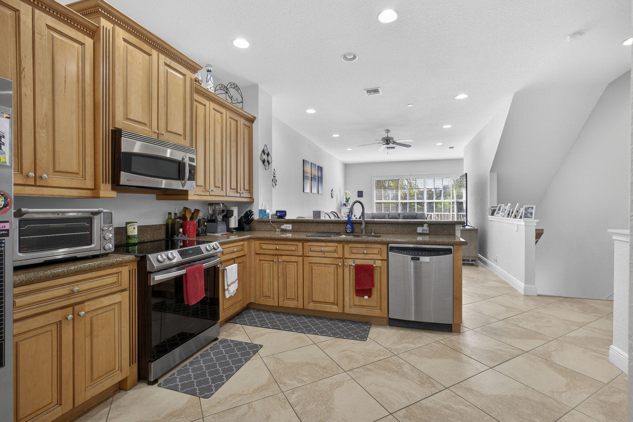 4511 Artesa Way S Property Photo 6