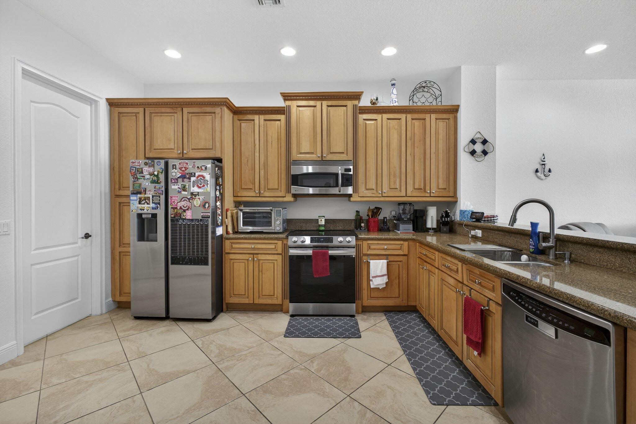 4511 Artesa Way S Property Photo 7