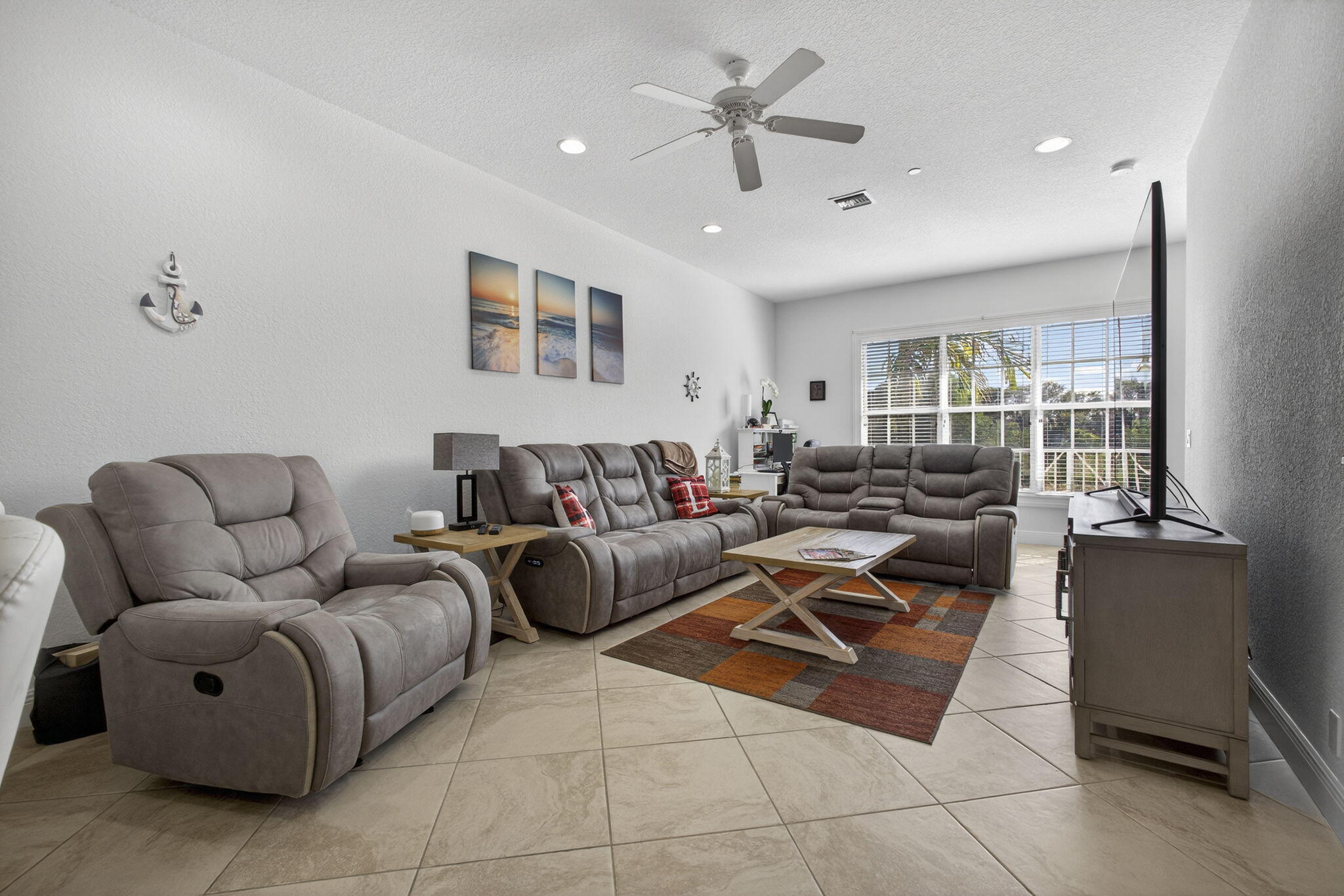 4511 Artesa Way S Property Photo 16