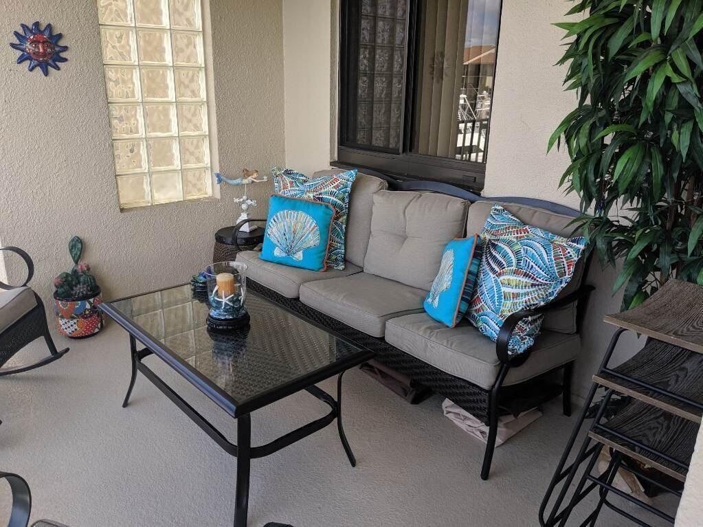 1301 Seafarer Circle 402 Property Photo 3