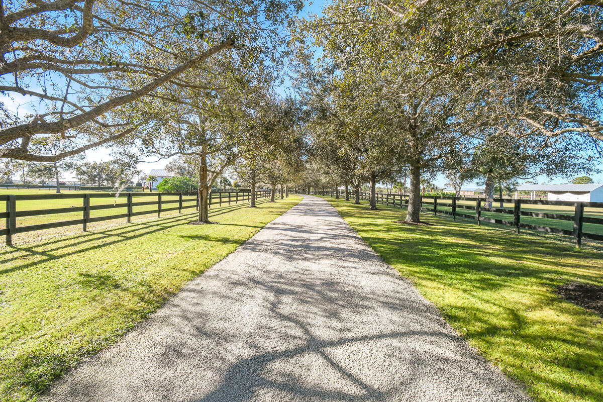 2541 Sw Trailside Path Property Photo 98