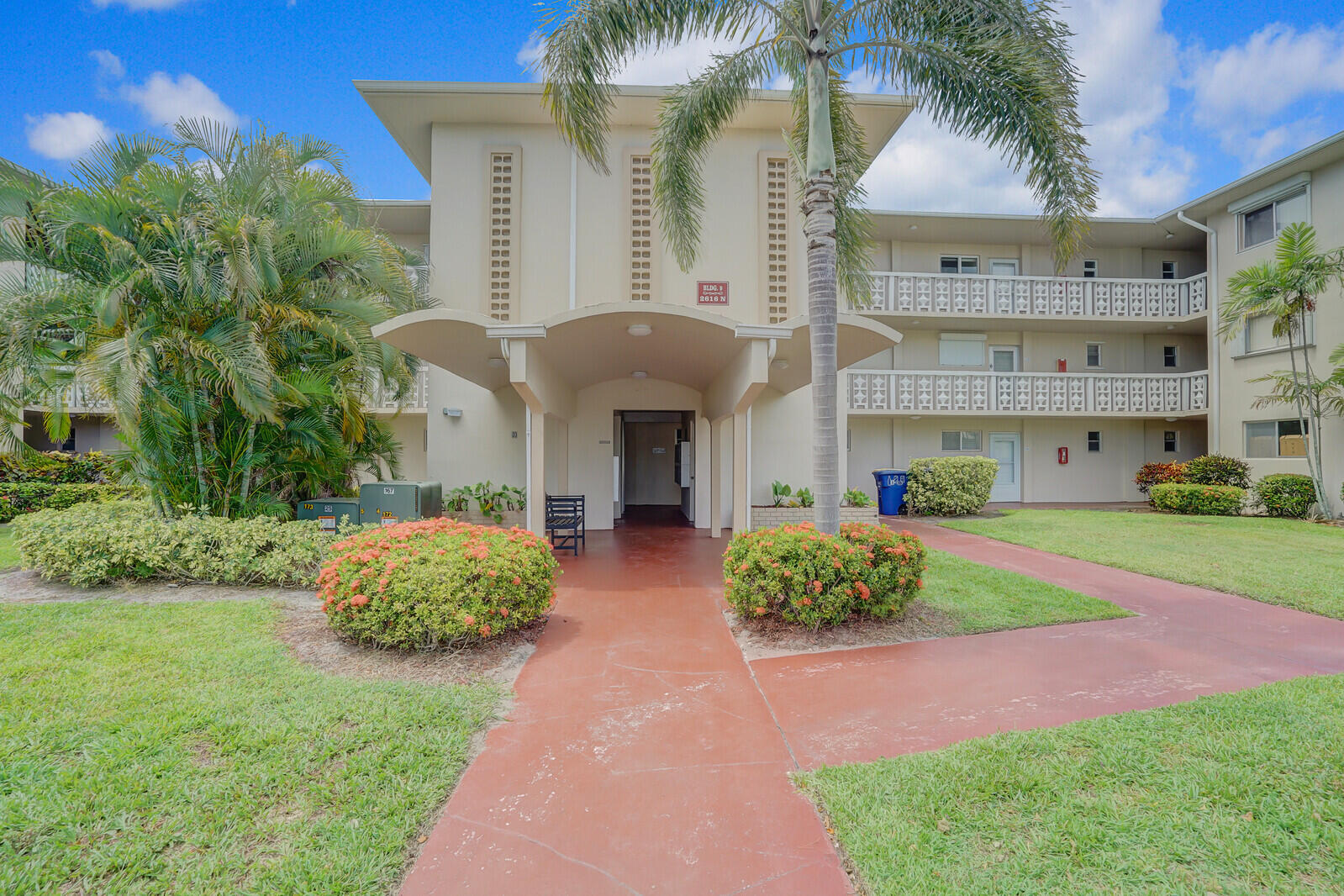 2616 Garden Drive N 209