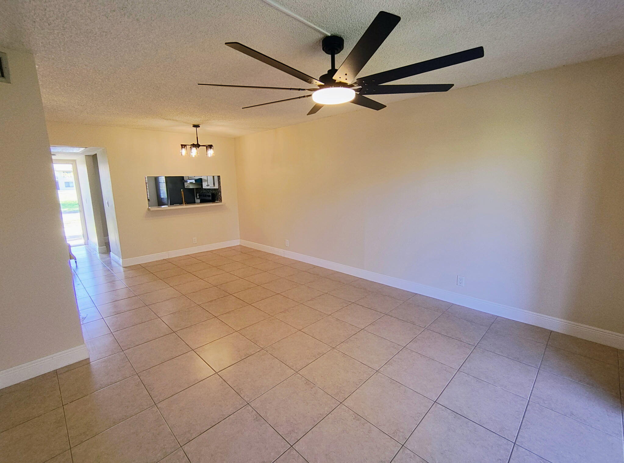 6736 Palmetto Circle S 102 Property Photo 4