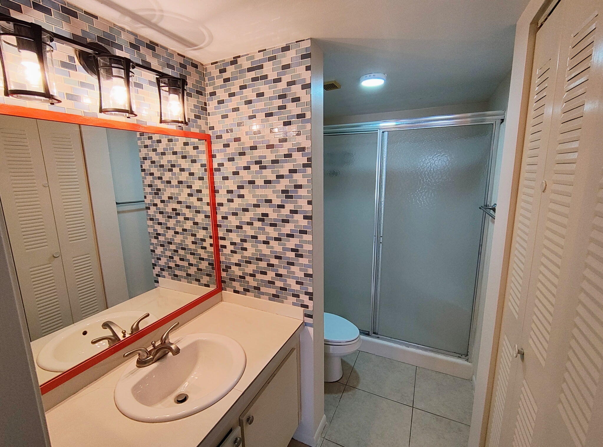 6736 Palmetto Circle S 102 Property Photo 9