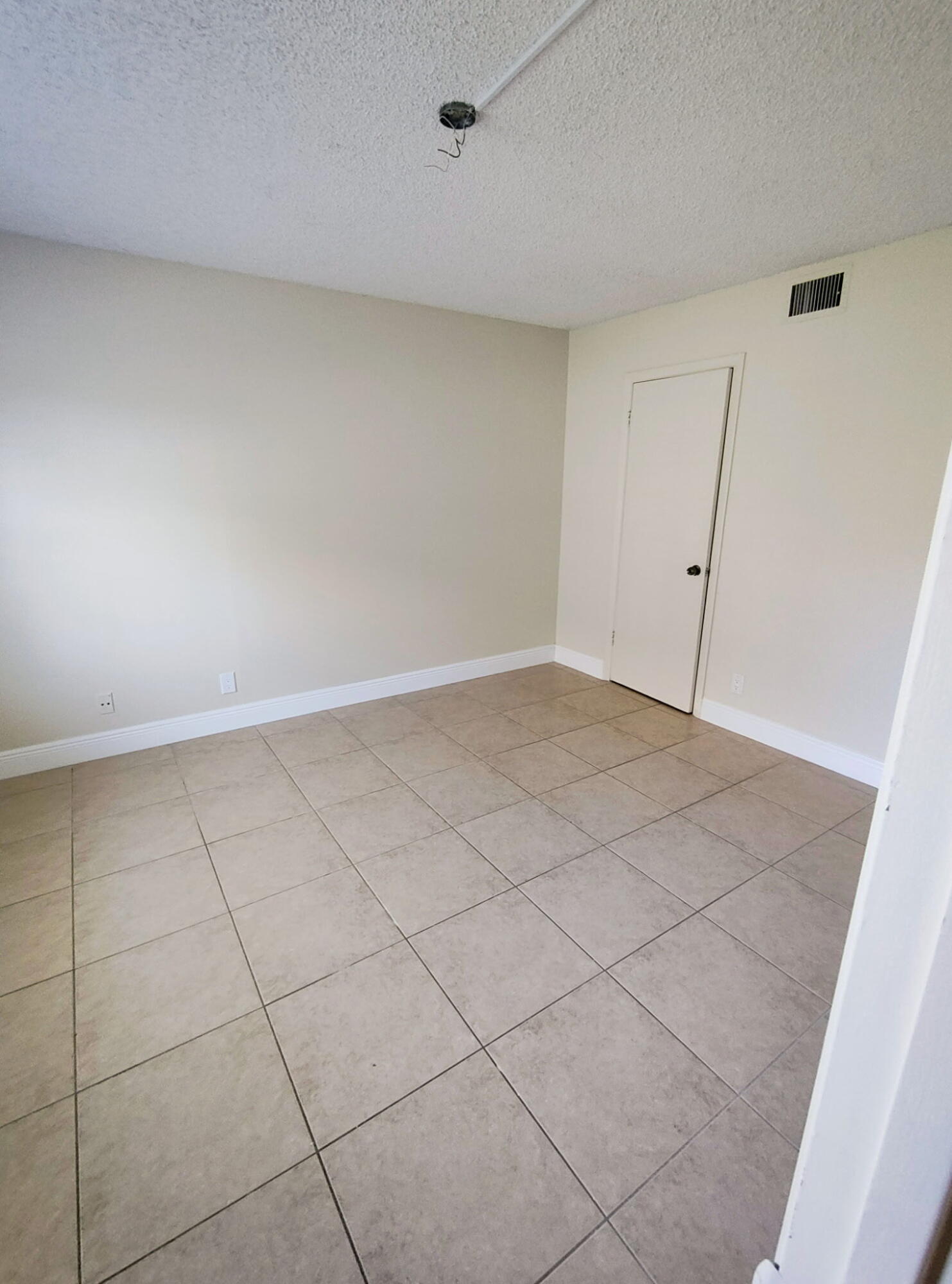 6736 Palmetto Circle S 102 Property Photo 10