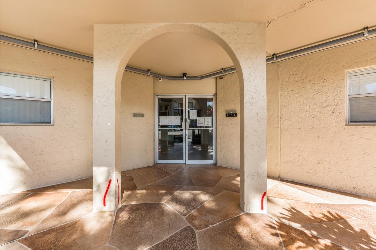 6301 N Falls Cir Drive 307 Property Photo 5