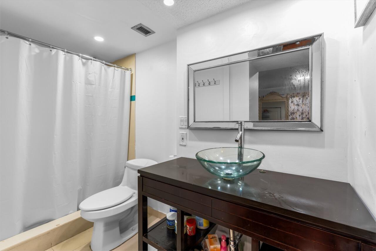 6301 N Falls Cir Drive 307 Property Photo 22
