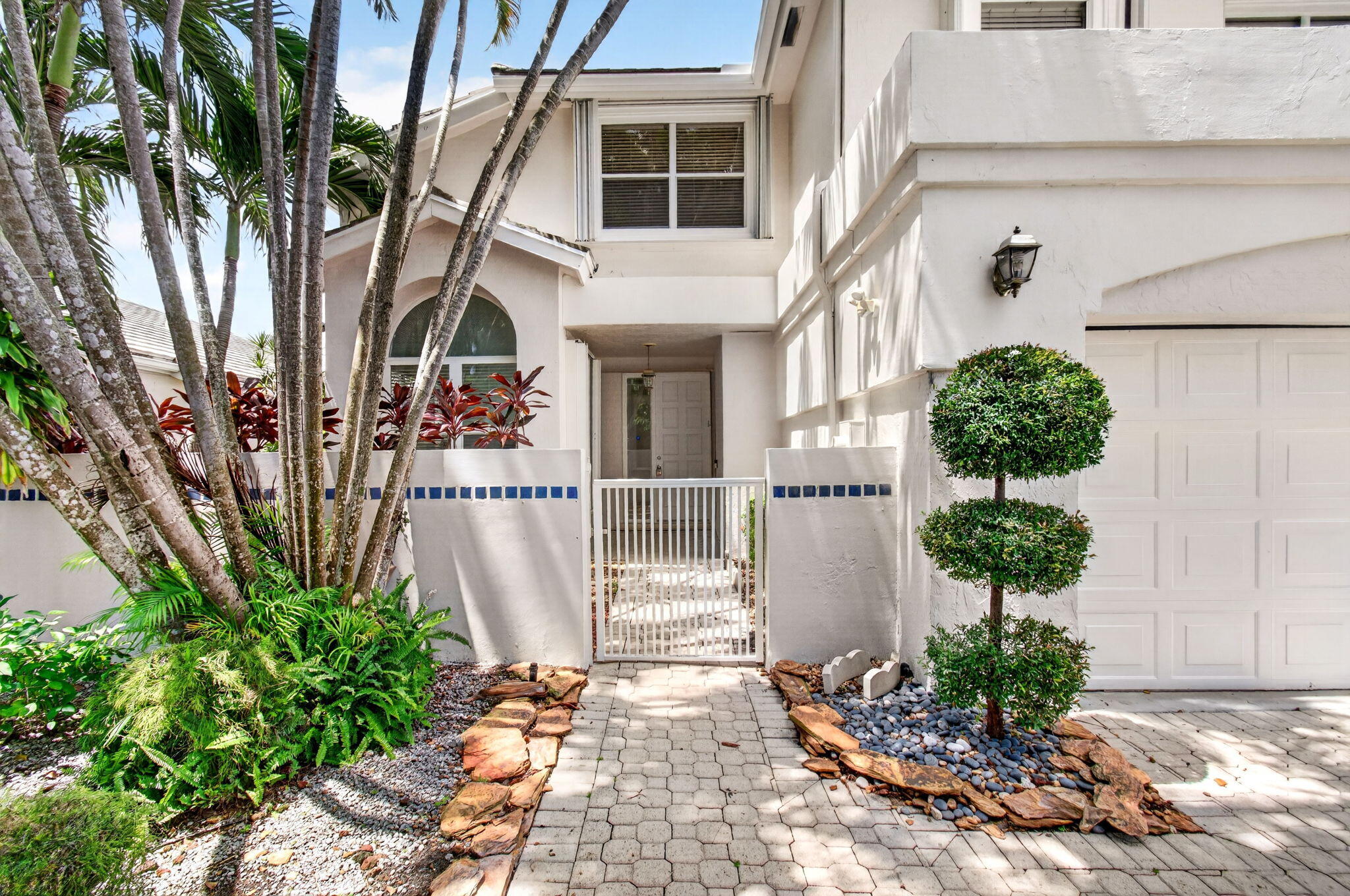 7848 Travlers Tree Drive Property Photo 2