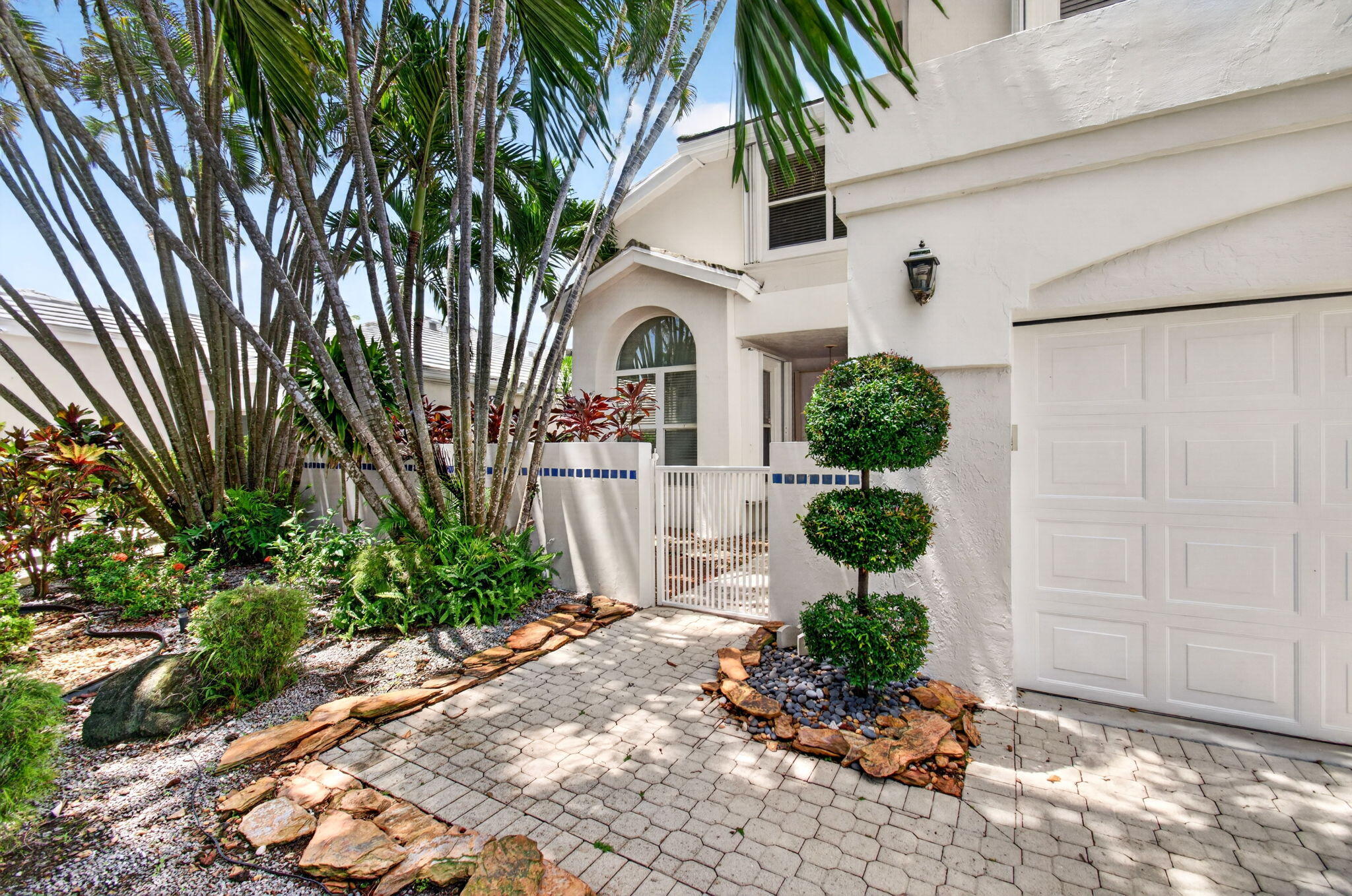 7848 Travlers Tree Drive Property Photo 3