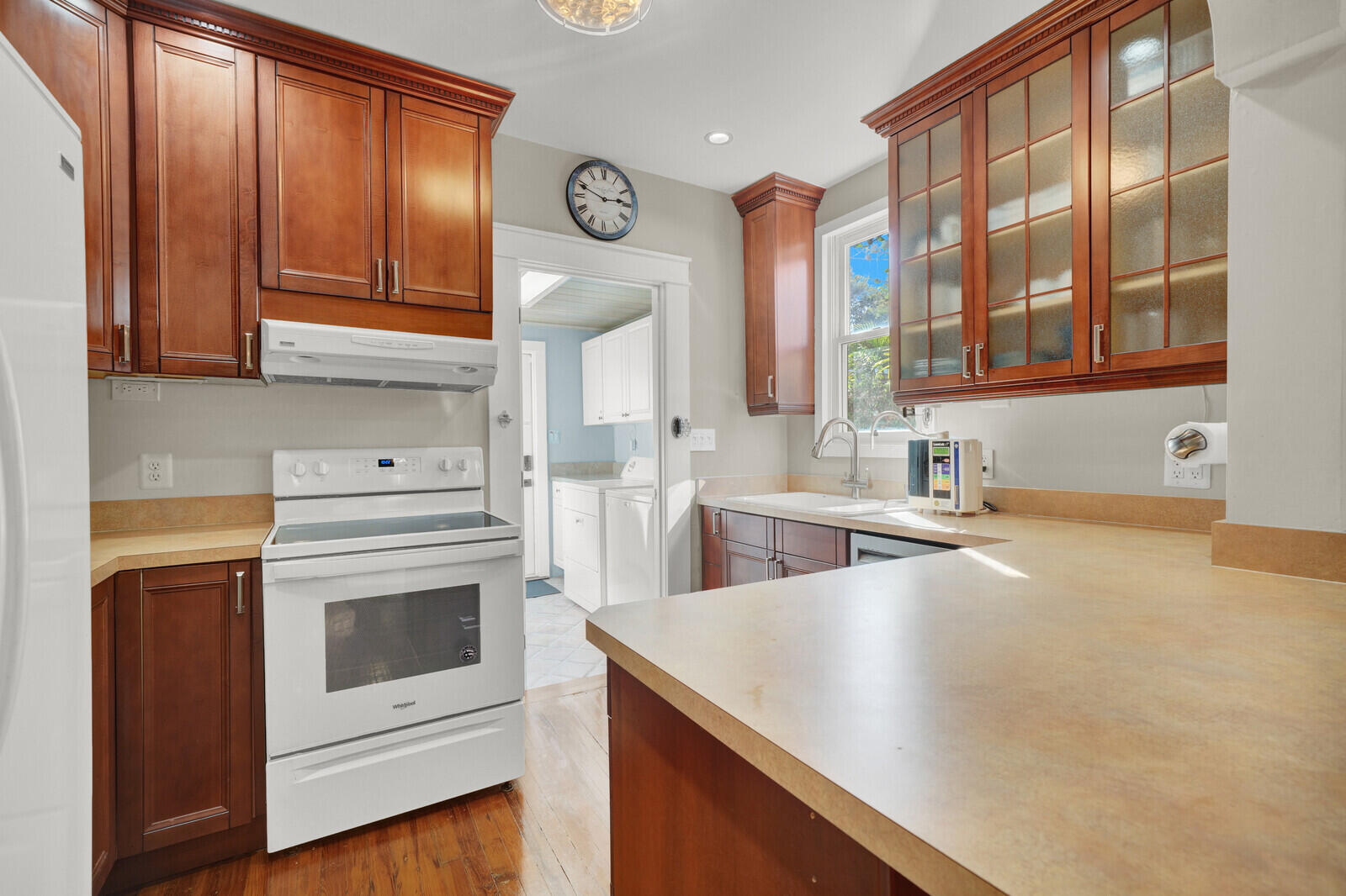 744 Penn Street Property Photo 16