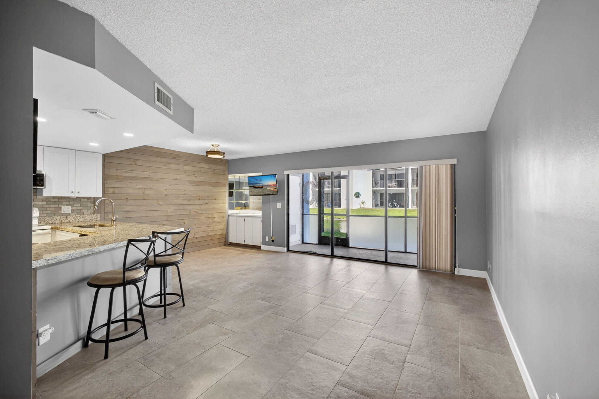 1605 S Us Highway 1 D105 Property Photo 4