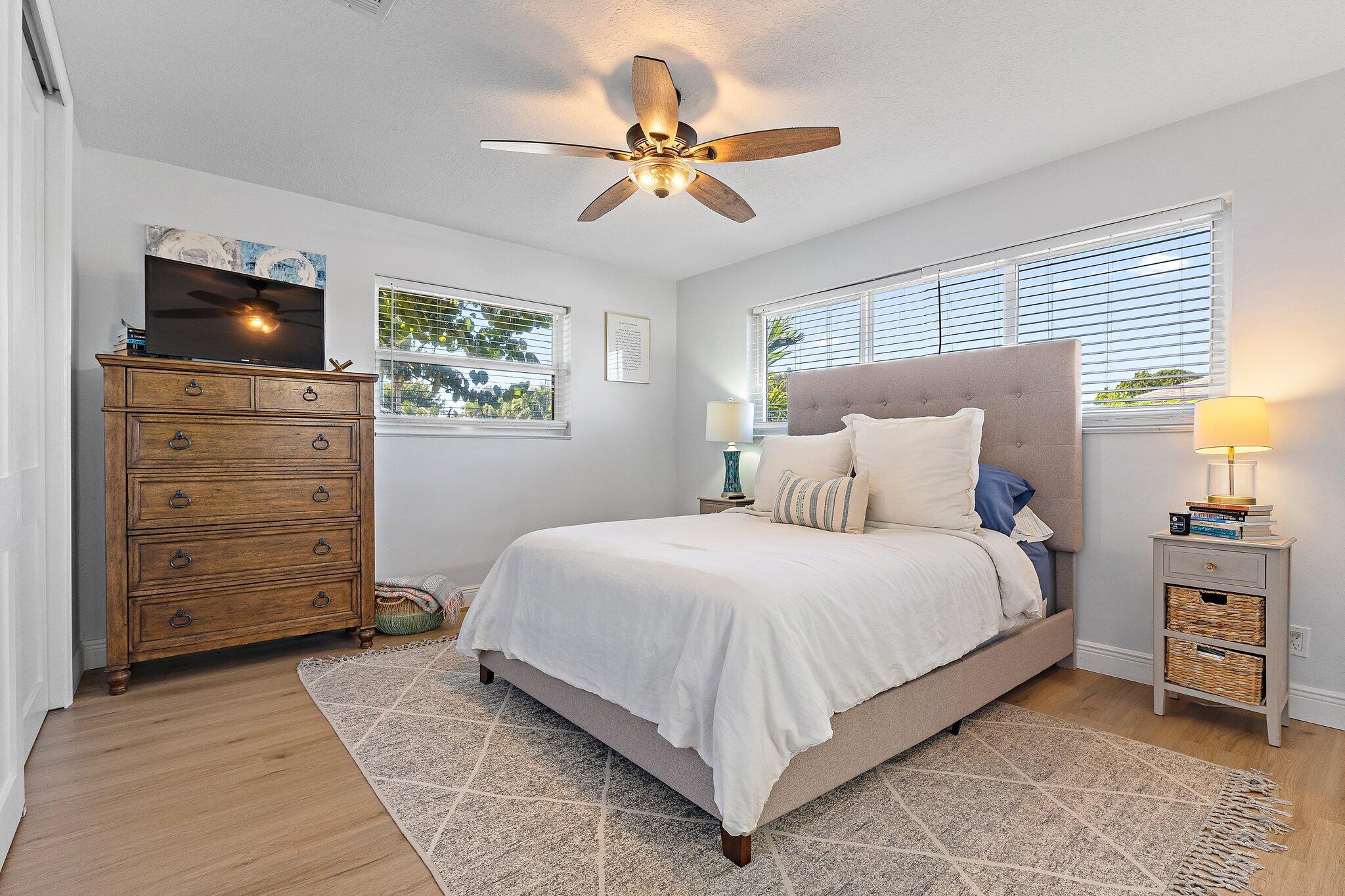 1401 N Lake Court Property Photo 4
