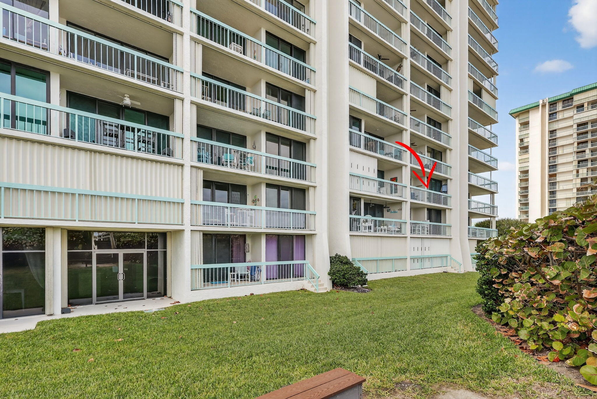 9940 S Ocean Drive 202 Property Photo 21