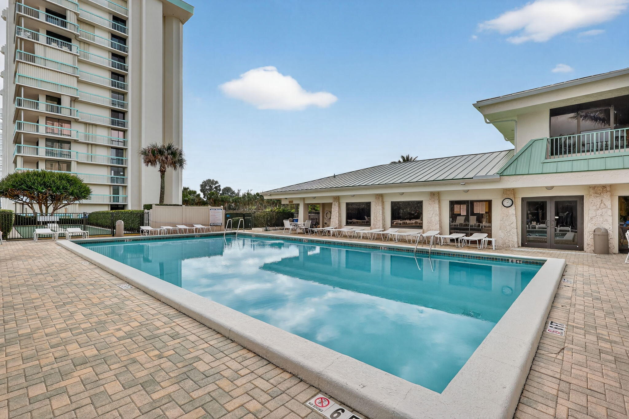 9940 S Ocean Drive 202 Property Photo 22