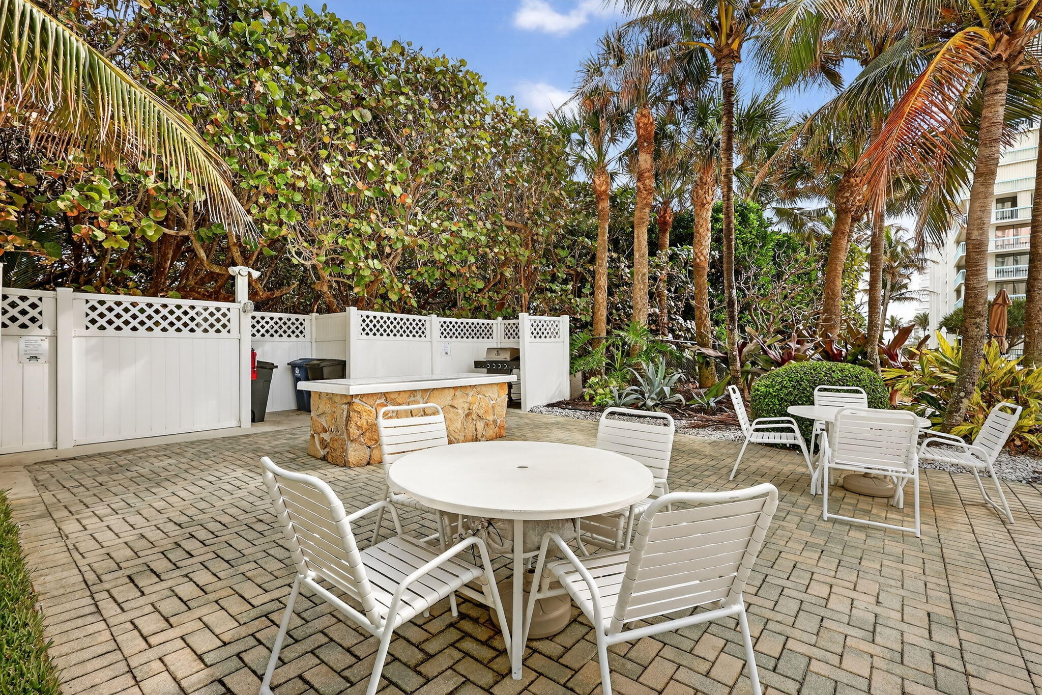 9940 S Ocean Drive 202 Property Photo 24