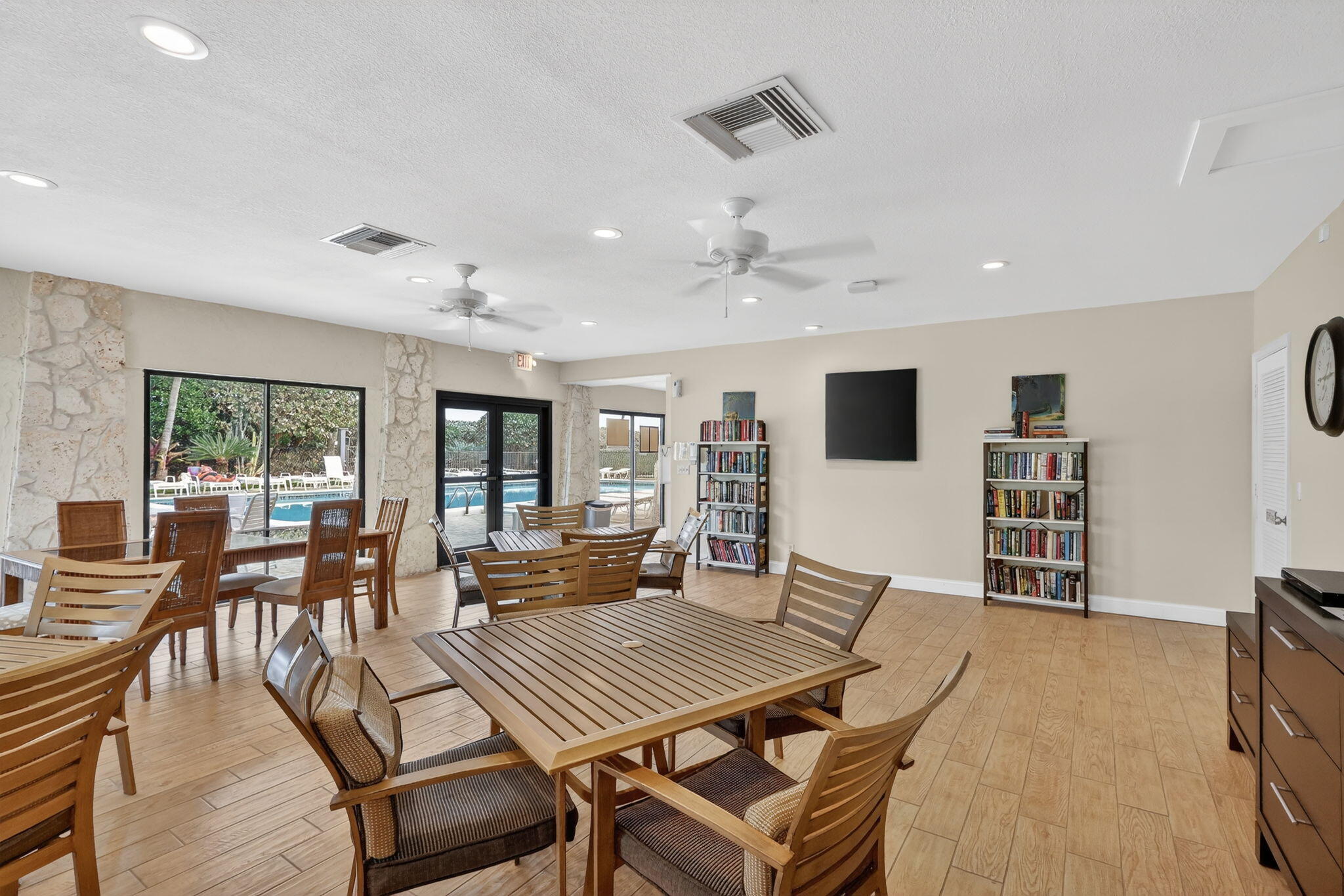 9940 S Ocean Drive 202 Property Photo 32