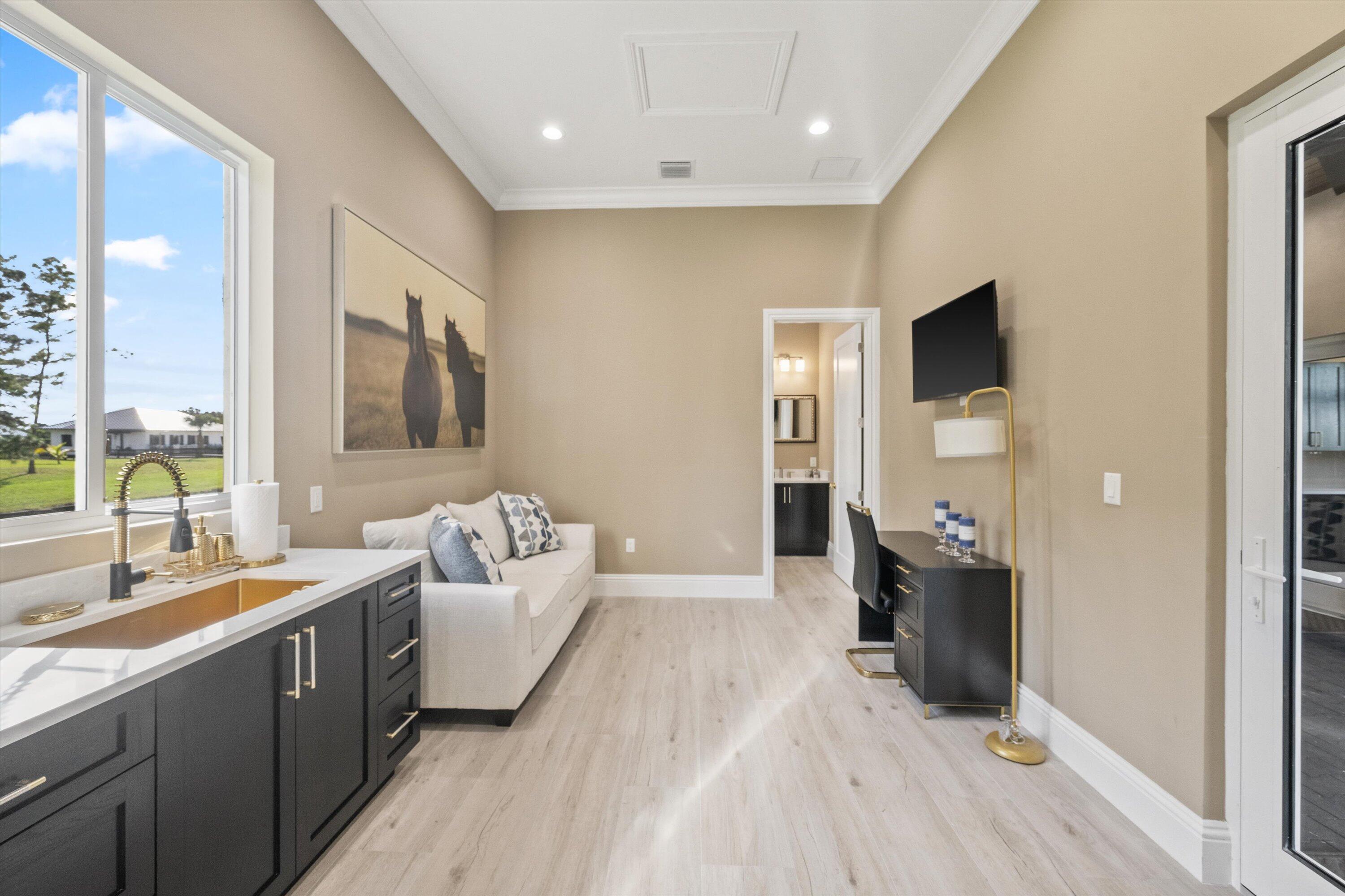 R11161146 Property Photo 11