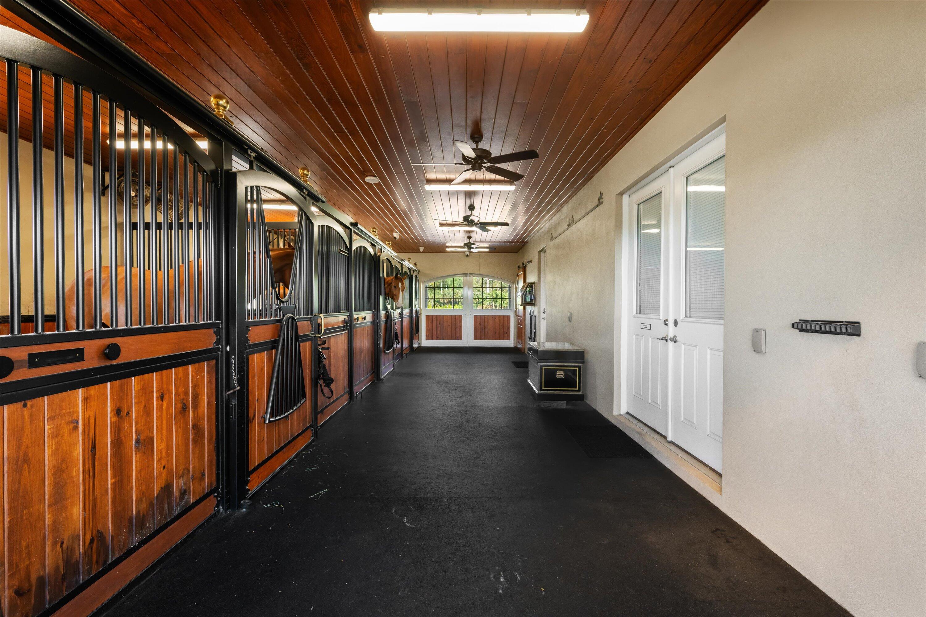 R11161146 Property Photo 14
