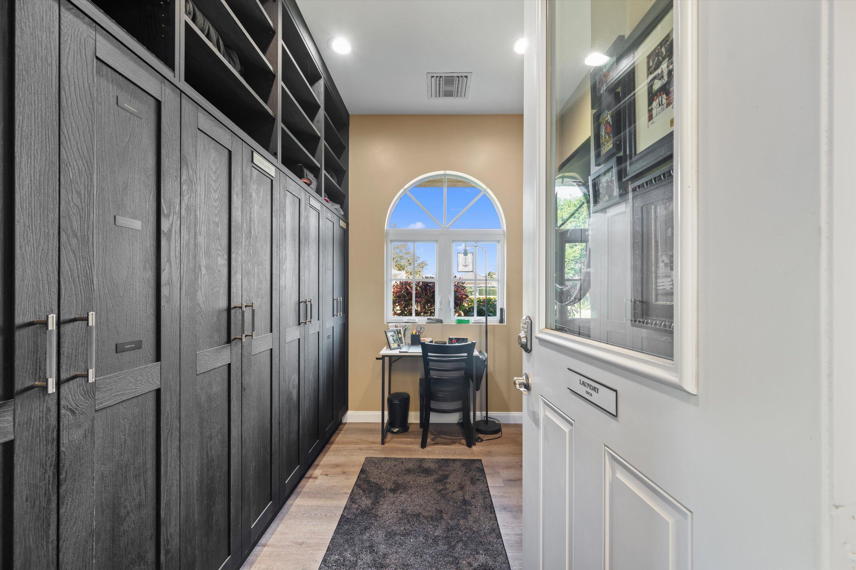 R11161146 Property Photo 17