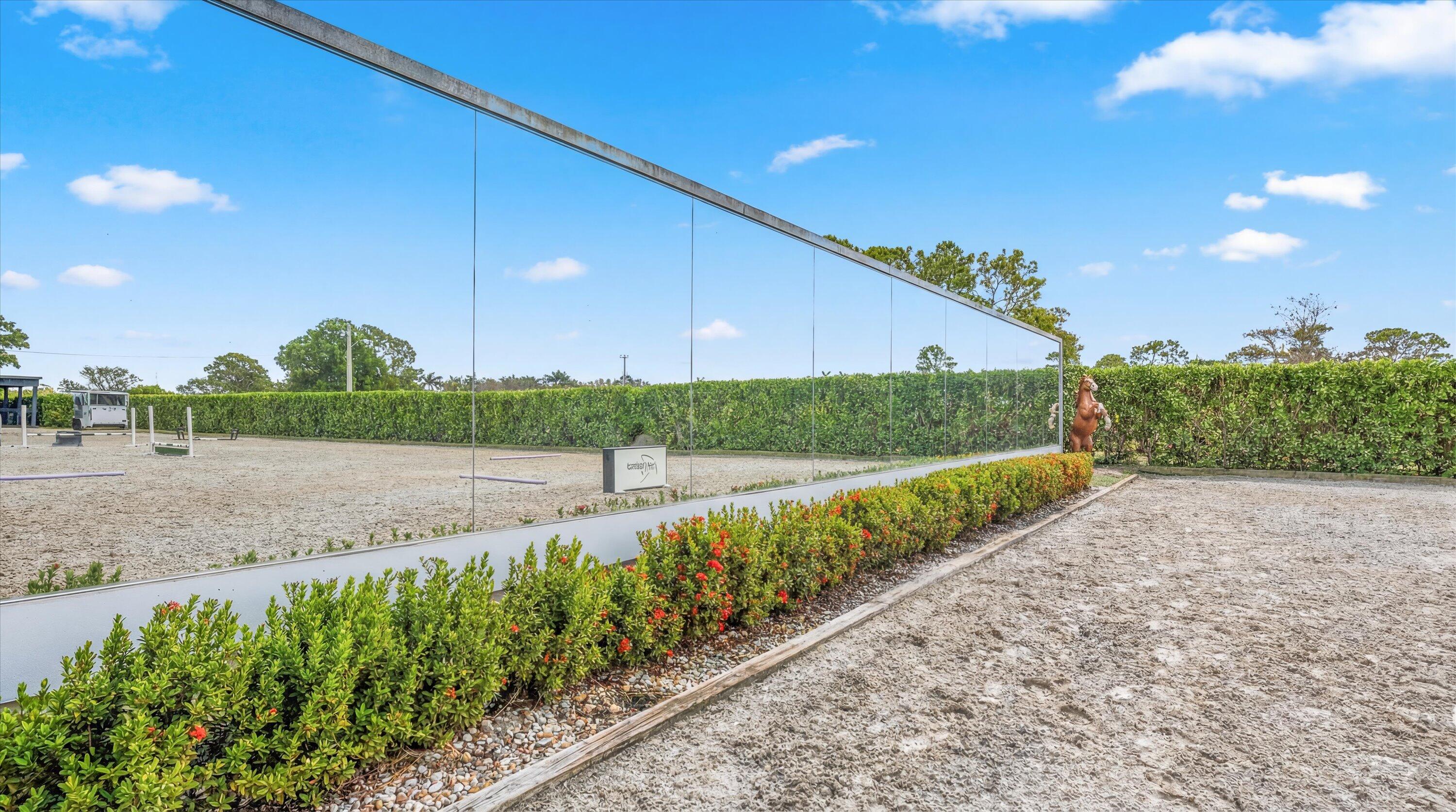 R11161146 Property Photo 24