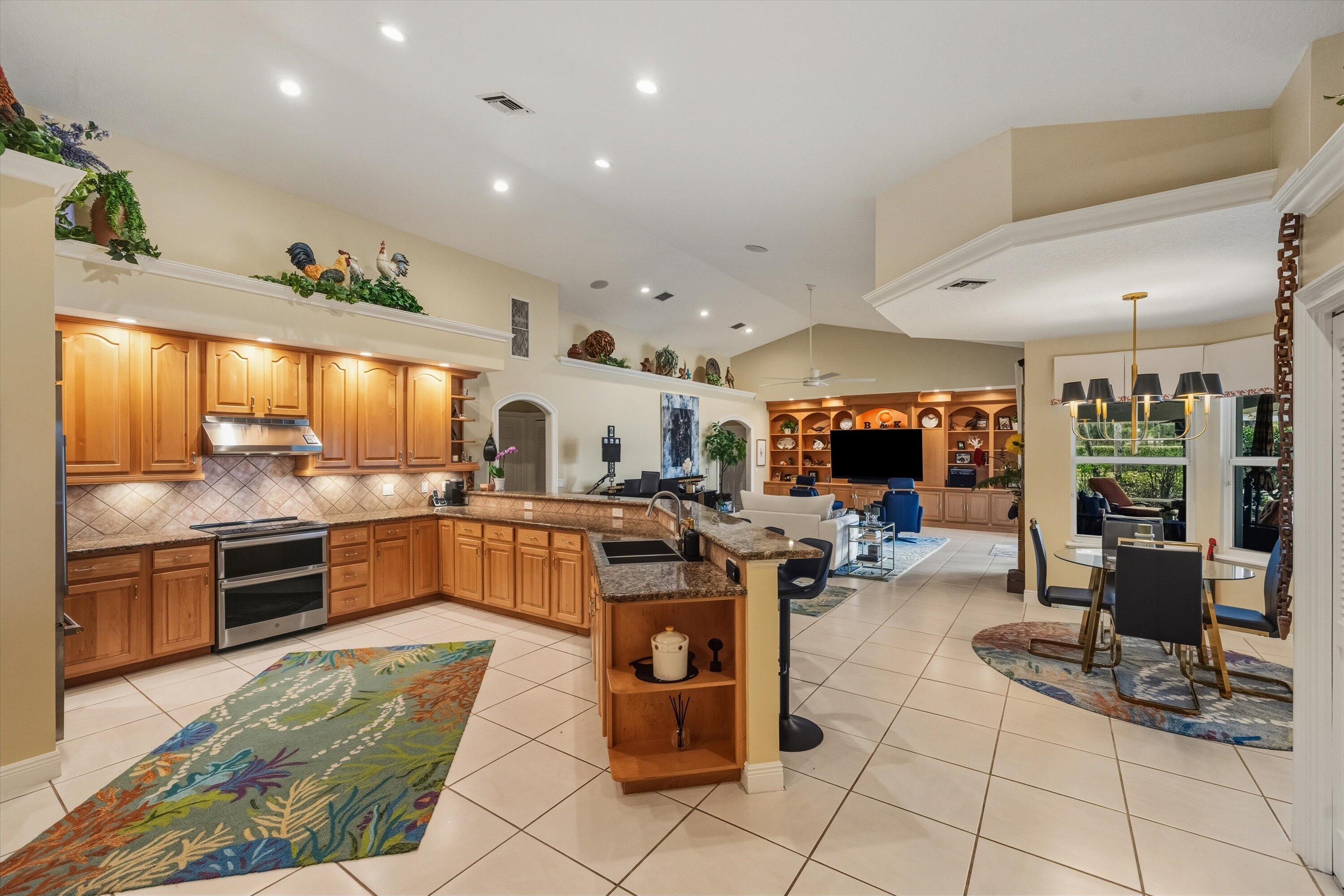 R11161146 Property Photo 39