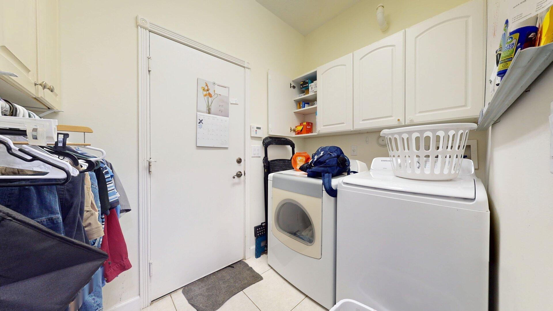10072 Armani Drive Property Photo 10