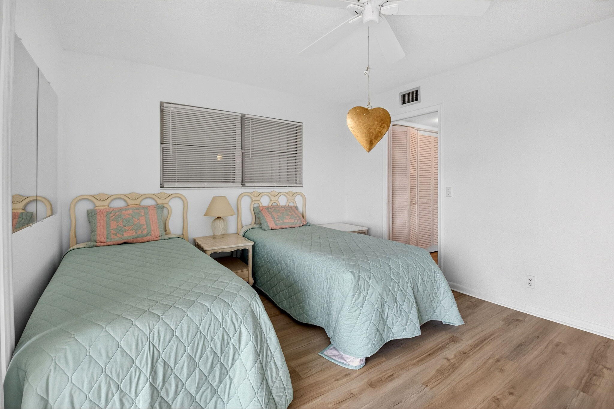 480 Horizon W 205 Property Photo 26