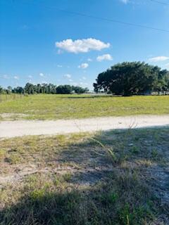7621 17th Place Property Photo 2