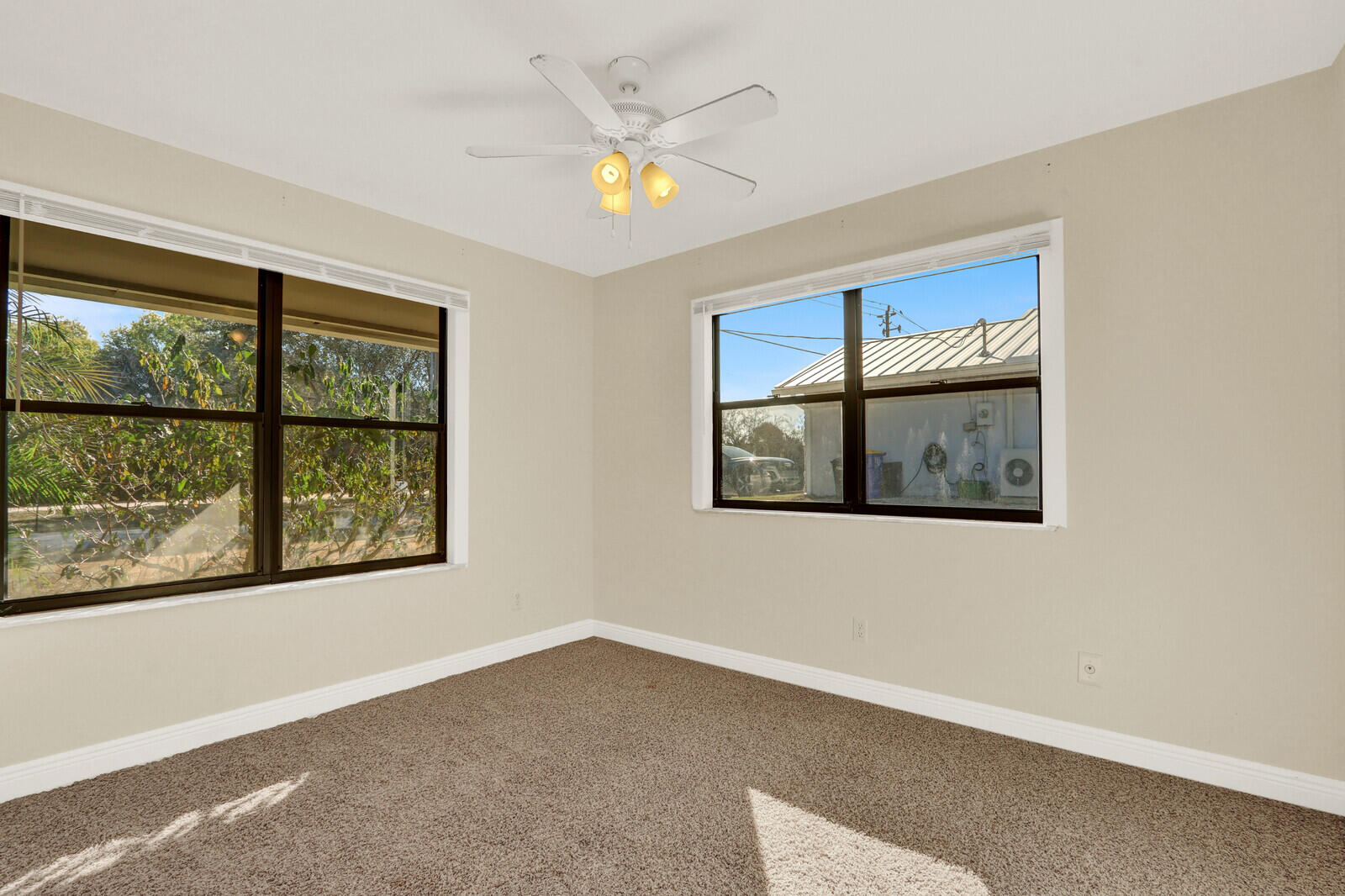 8074 Se River Lane Property Photo 30