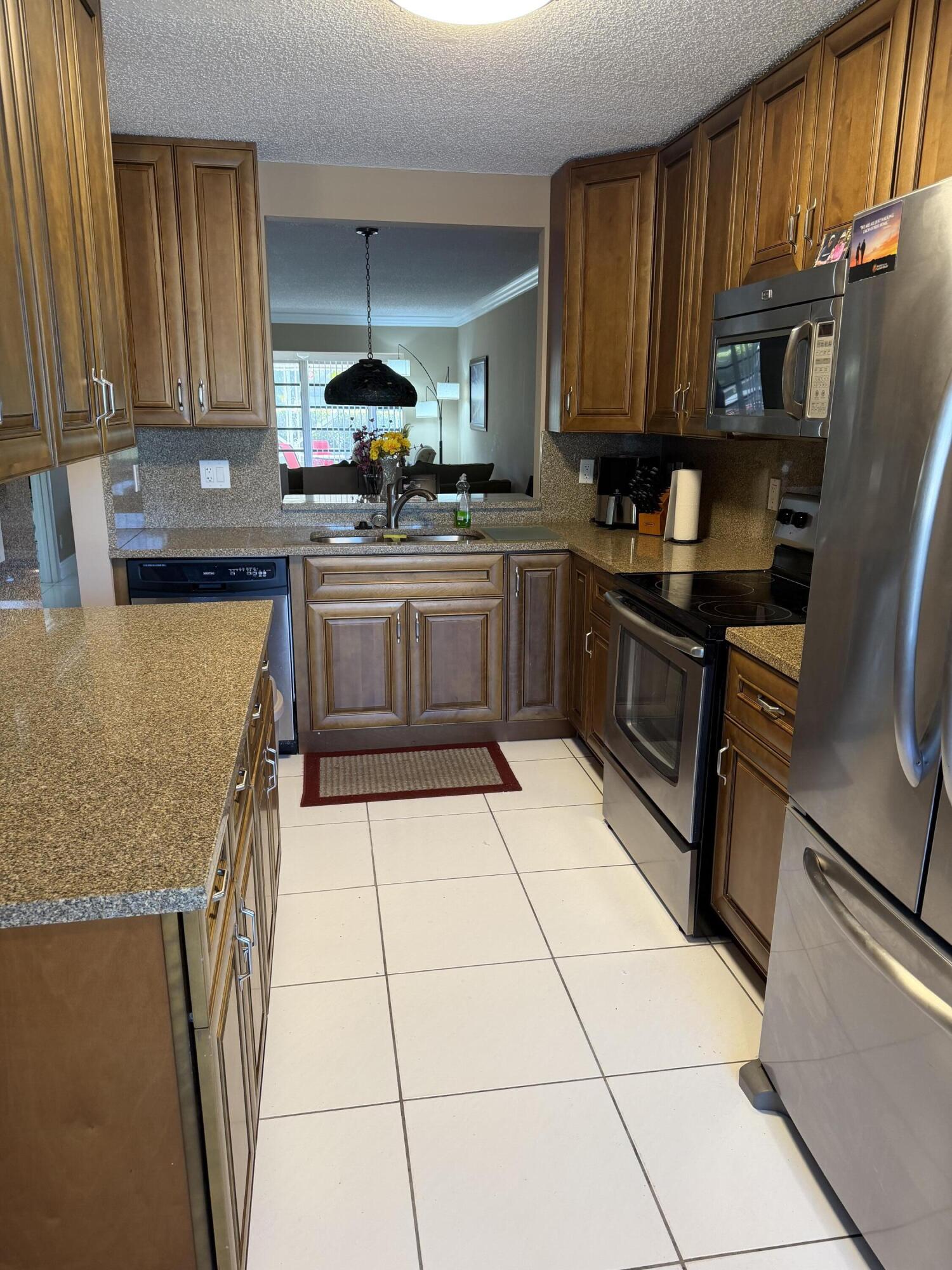 8786 Belle Aire Drive Property Photo 3