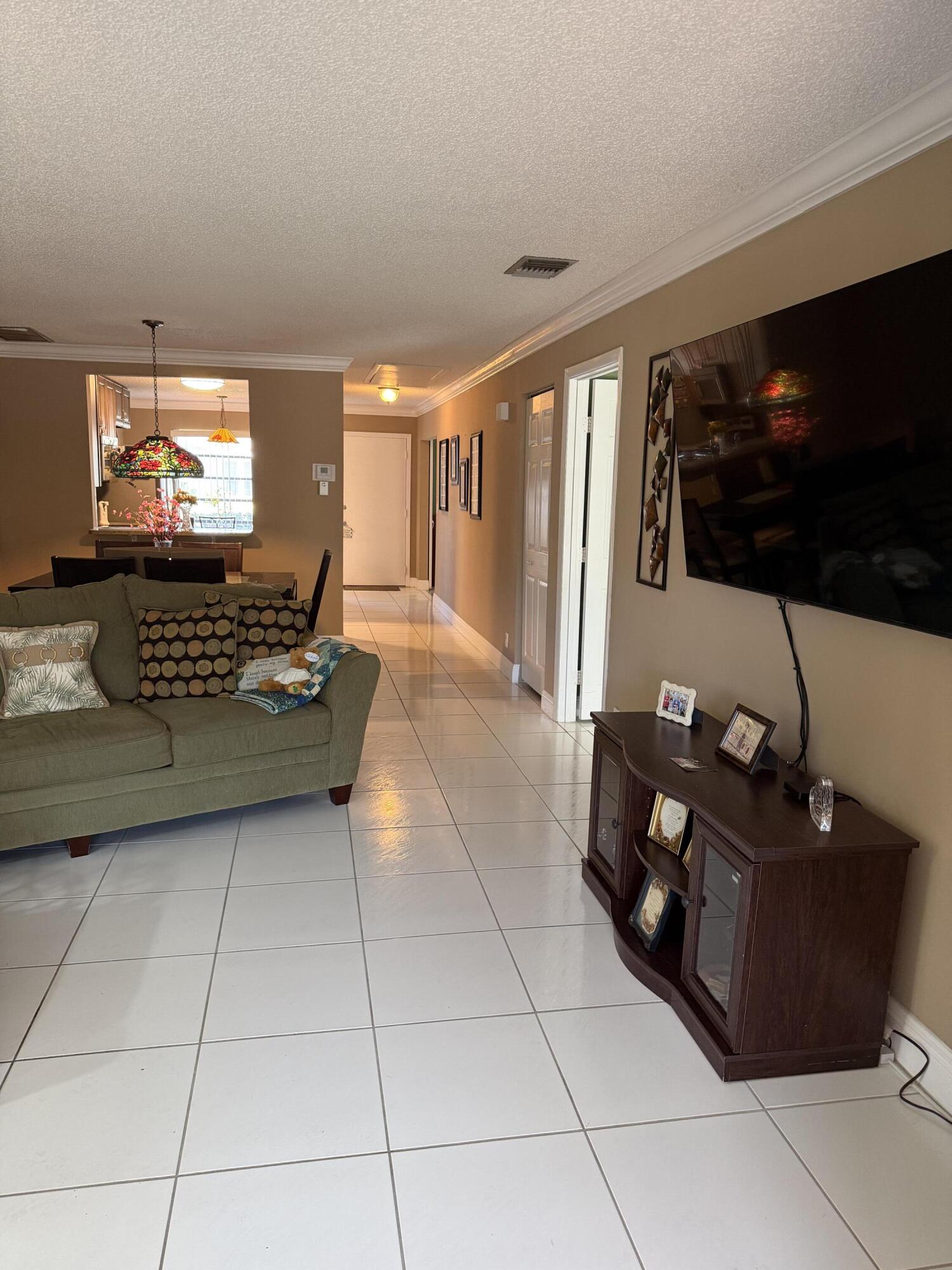 8786 Belle Aire Drive Property Photo 4