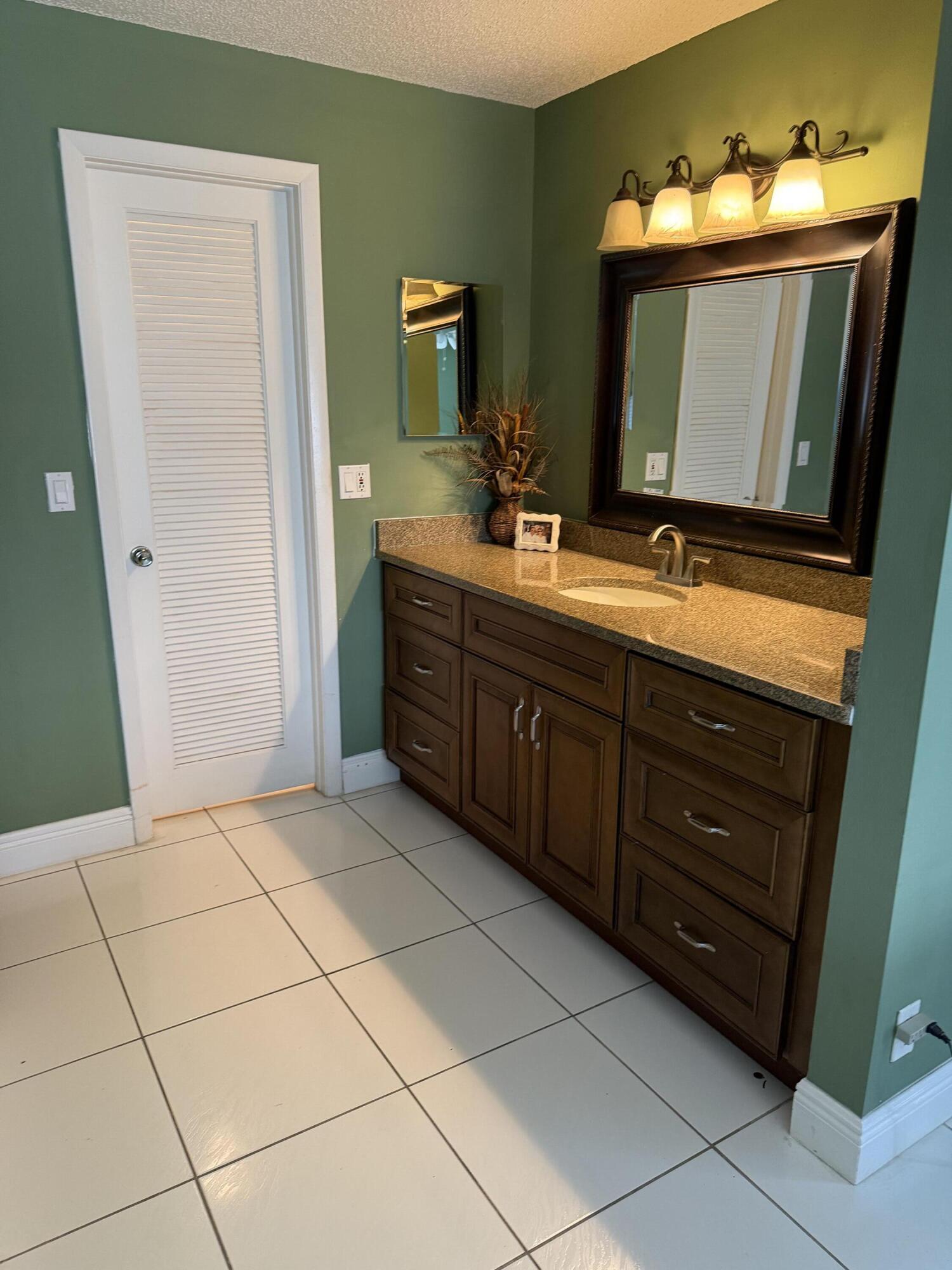 8786 Belle Aire Drive Property Photo 8