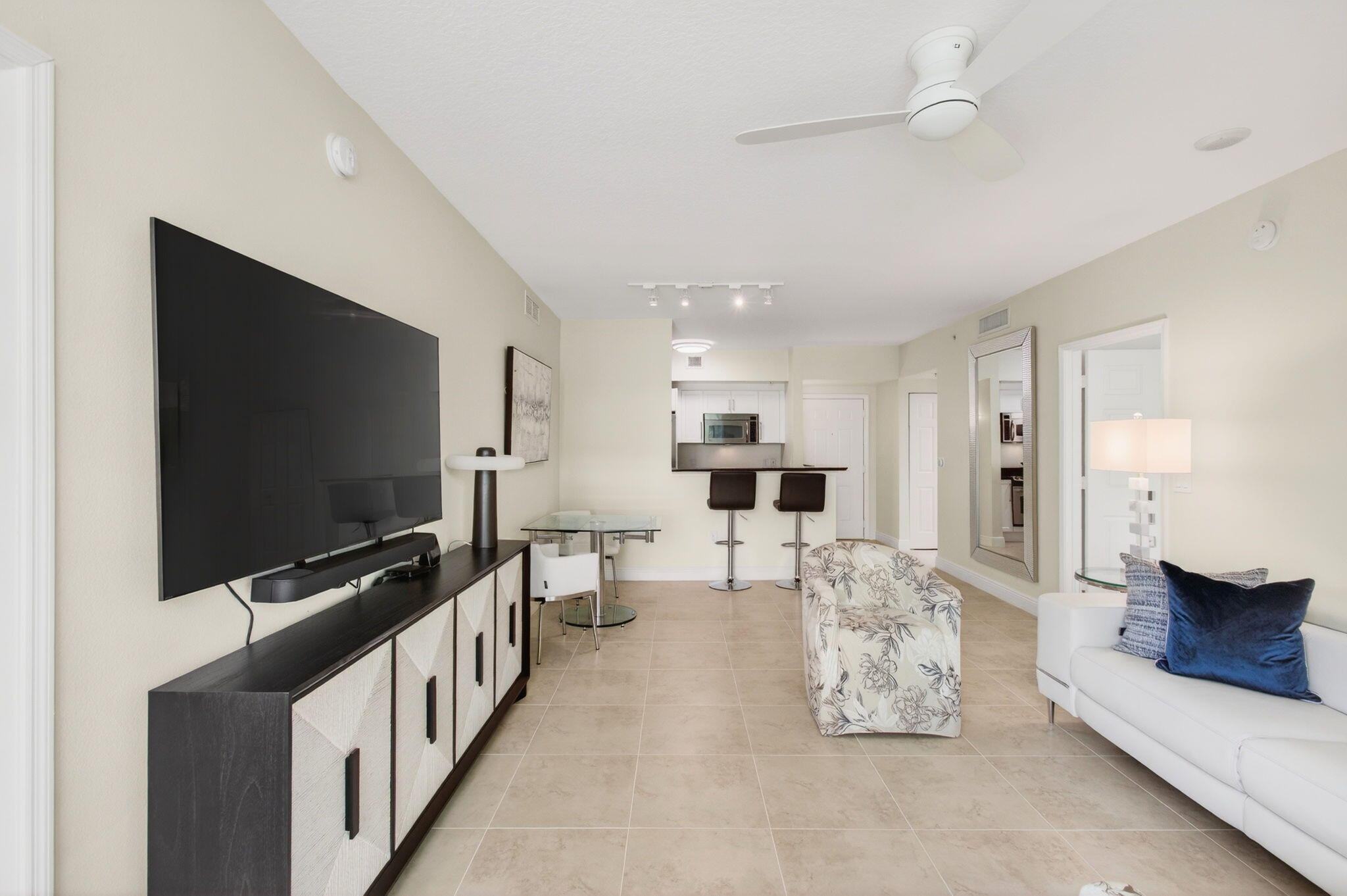 625 Casa Loma Boulevard 403 Property Photo 17