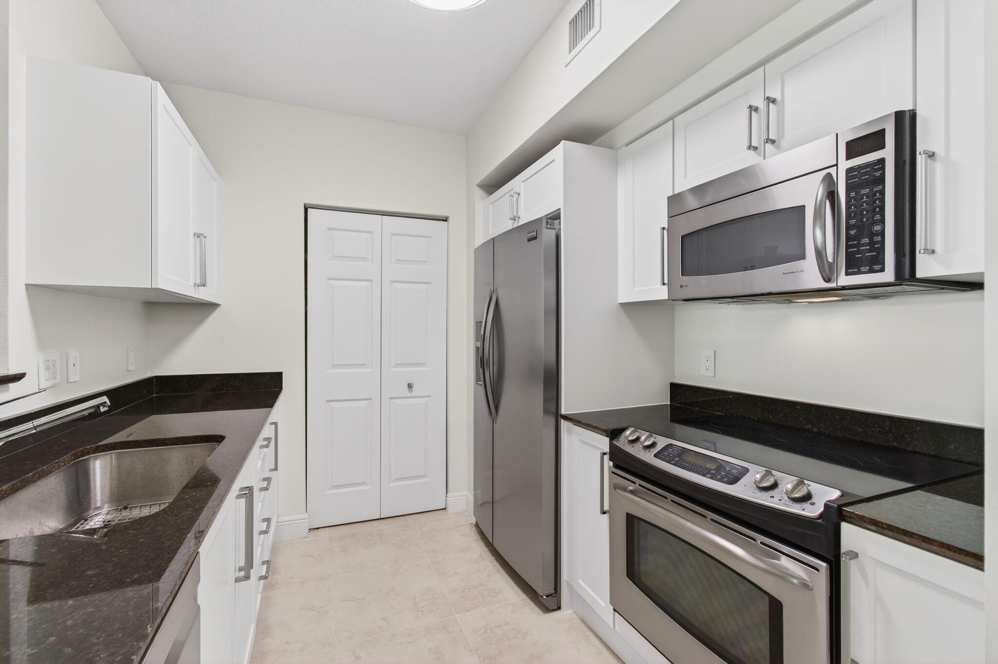 625 Casa Loma Boulevard 403 Property Photo 26