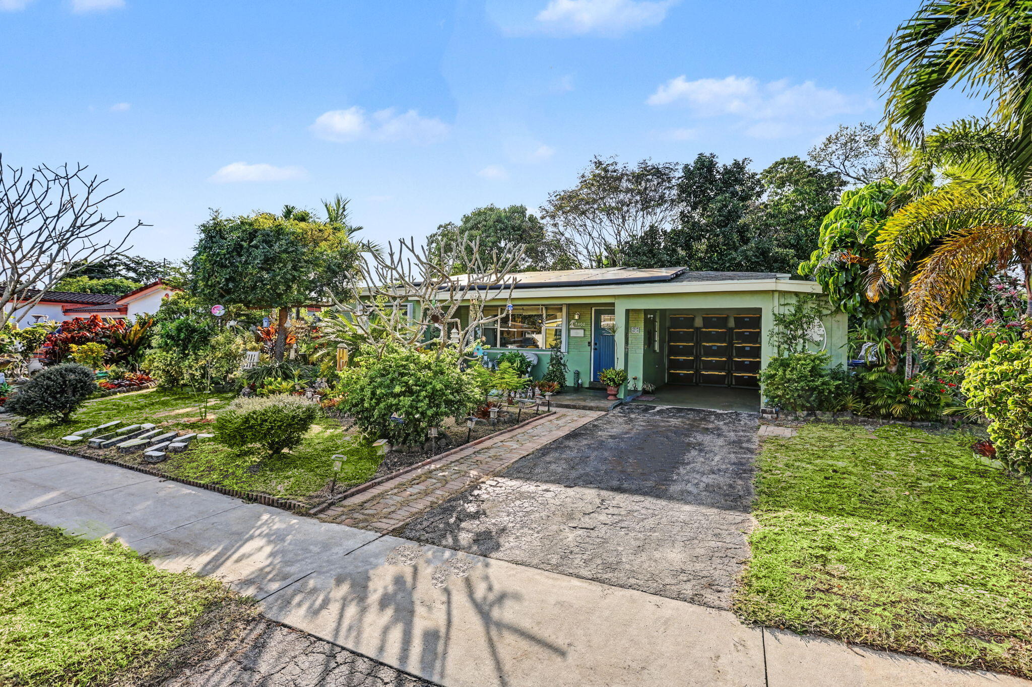 2400 Desoto Drive