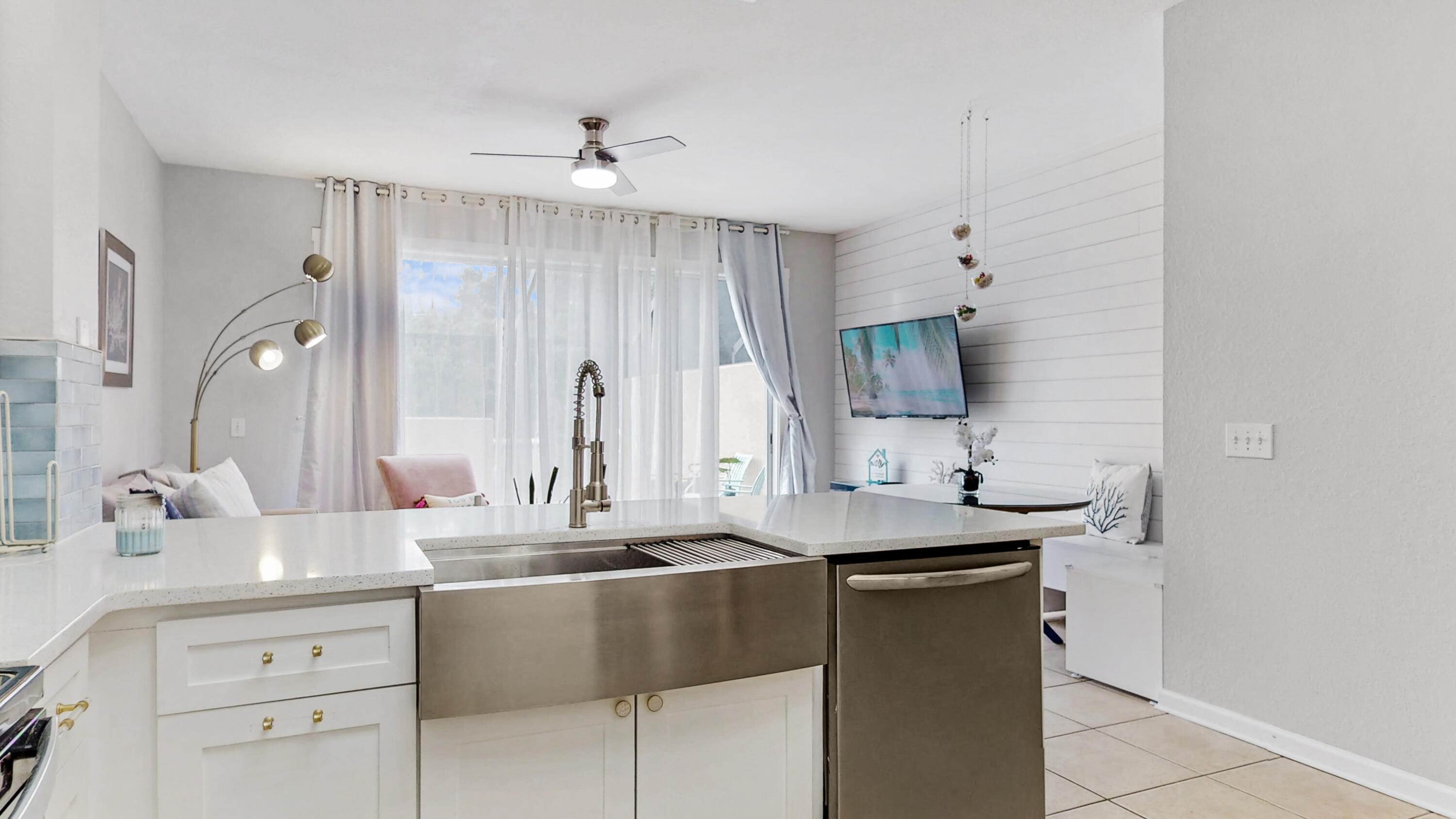 R11161714 Property Photo 6