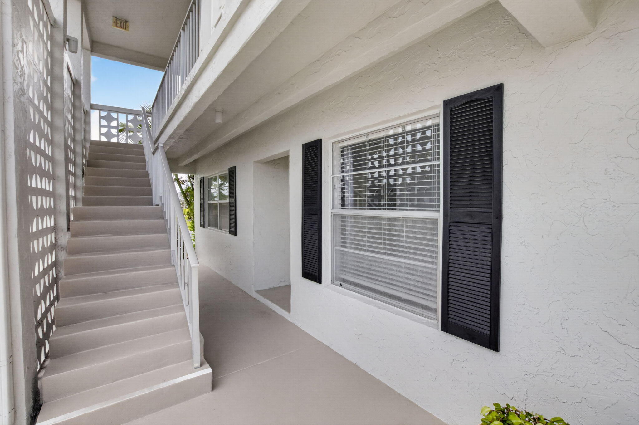 2401 Del Aire Boulevard 101 Property Photo 3