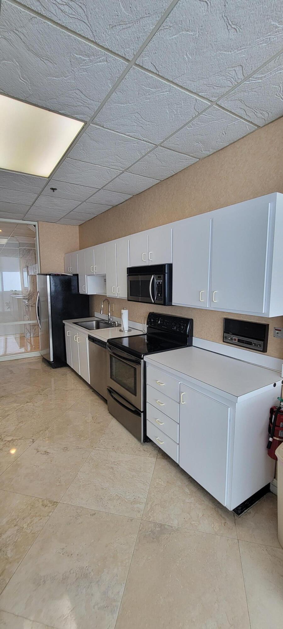 5440 N Ocean Drive 1204 Property Photo 33
