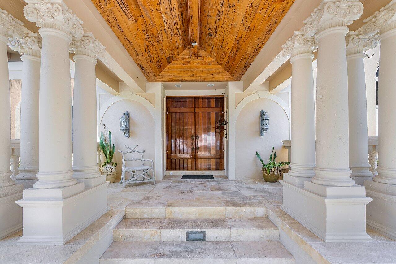 1880 S Ocean Boulevard Property Photo 3