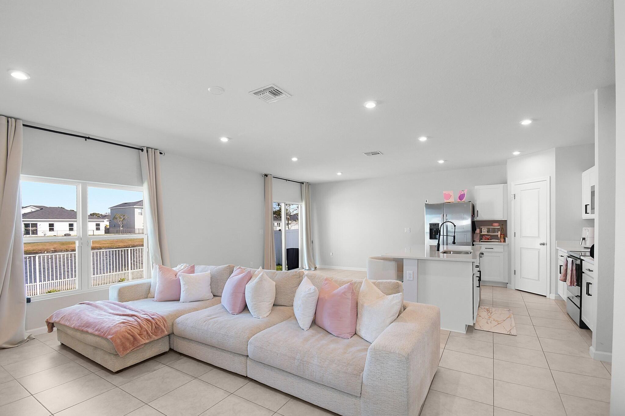 113 Dabou Loop Property Photo 5