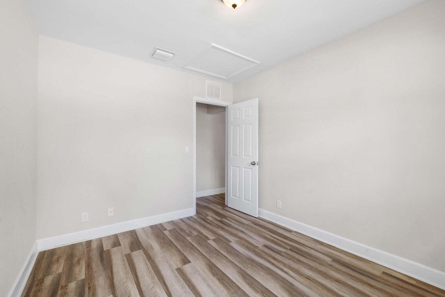 403 50th Street Property Photo 4