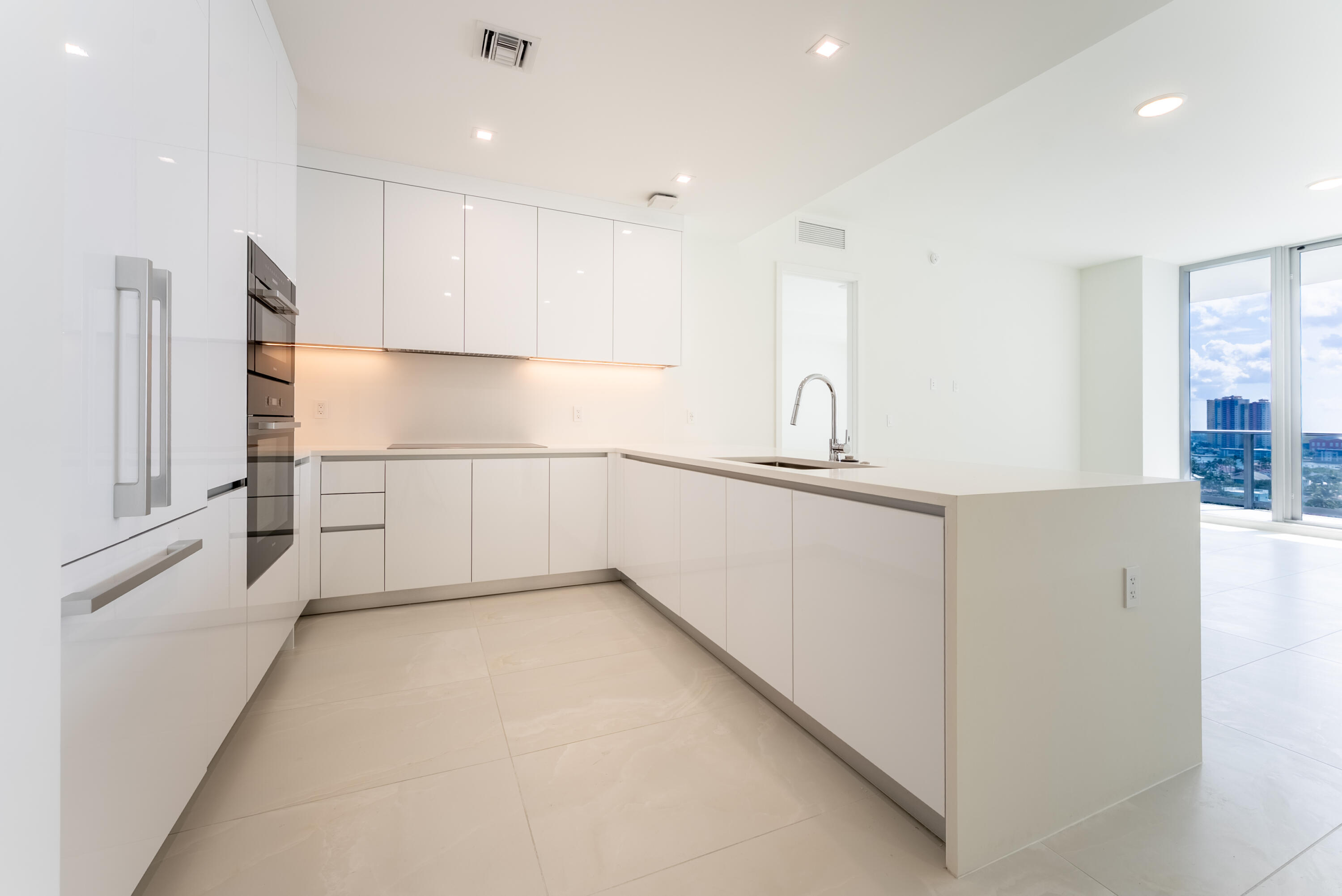 220 Lake Shore Drive 1011 Property Photo 5
