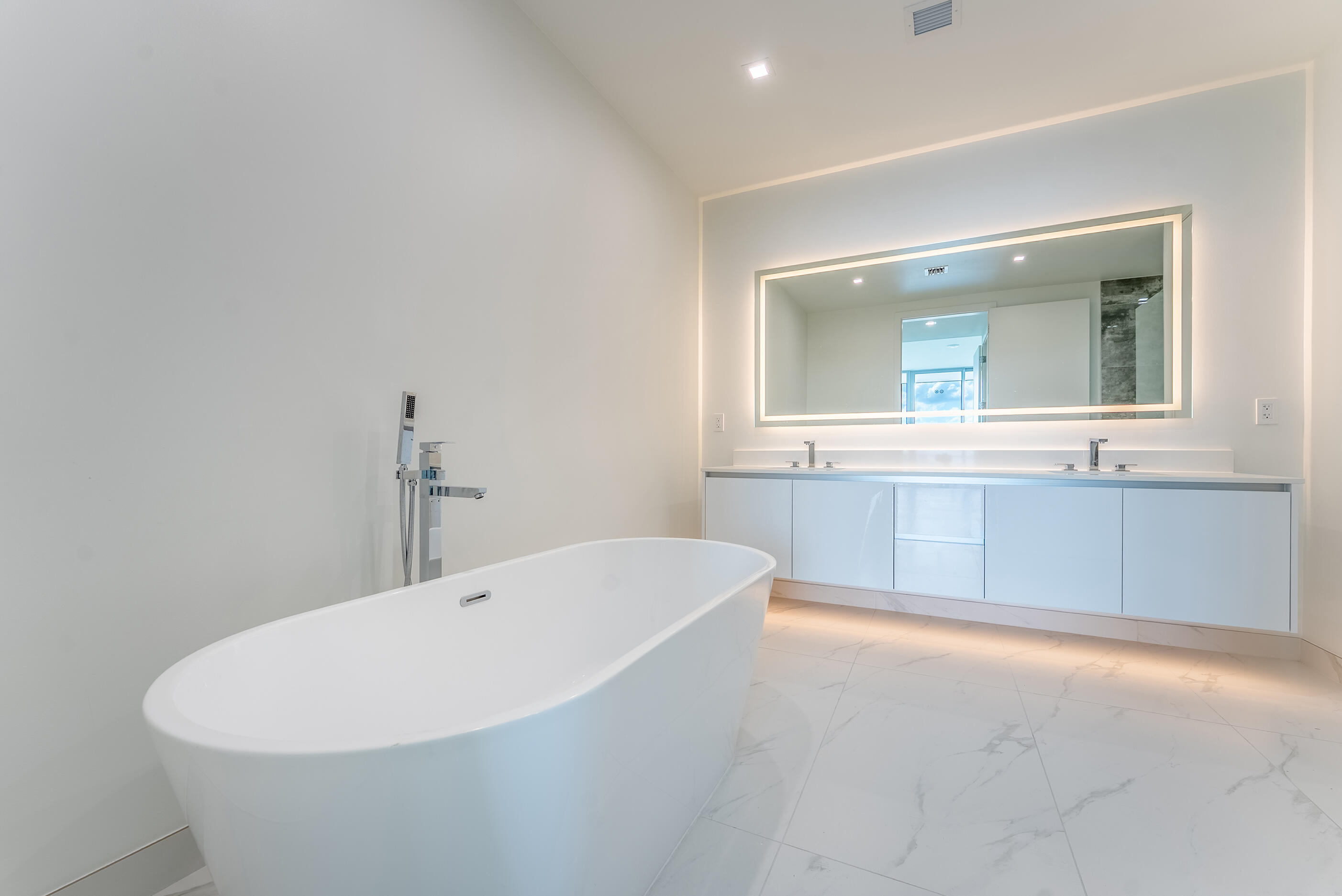 220 Lake Shore Drive 1011 Property Photo 20