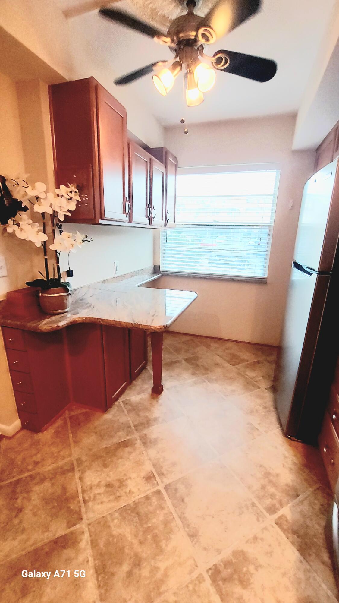 1032 Ainslie B 1032 Property Photo 5