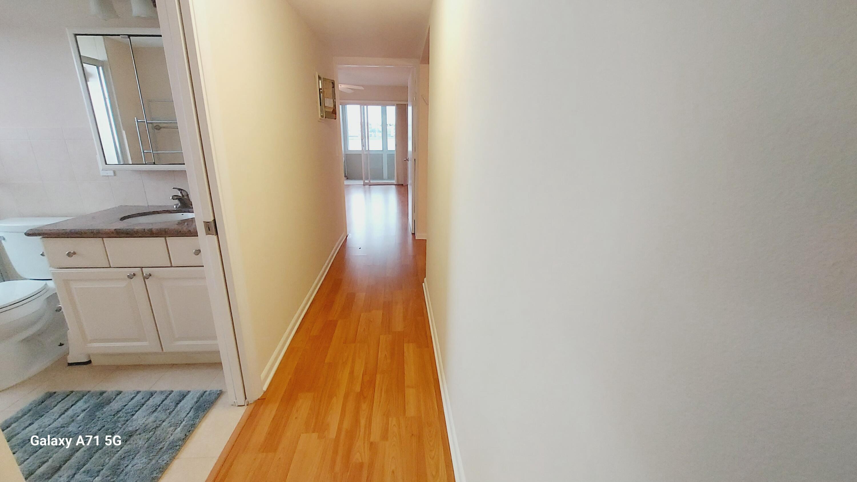 1032 Ainslie B 1032 Property Photo 15