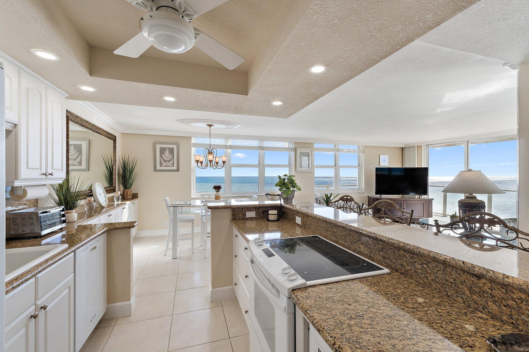 5440 N Ocean Drive 907 Property Photo 12